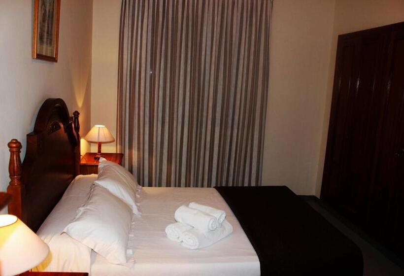 호텔 Hostal Los Maños