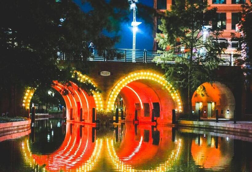 فندق Hyatt Centric The Woodlands