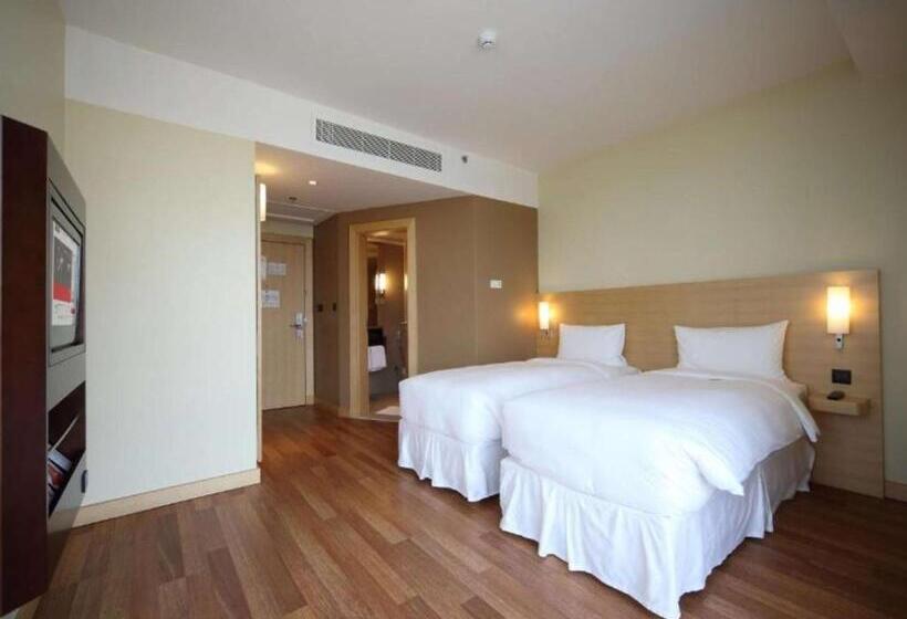 בית מלון כפרי Ibis Riyadh Olaya Street