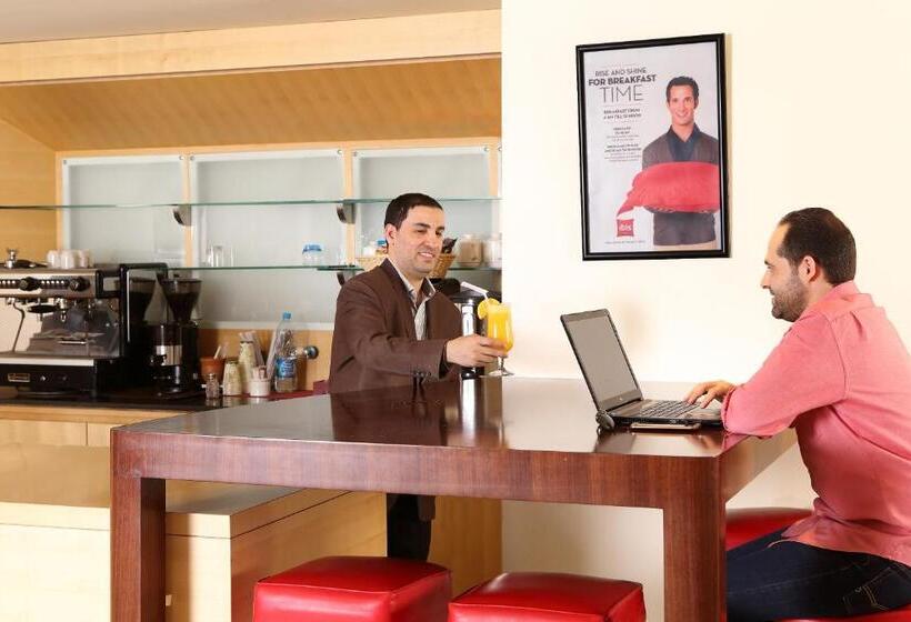 בית מלון כפרי Ibis Riyadh Olaya Street