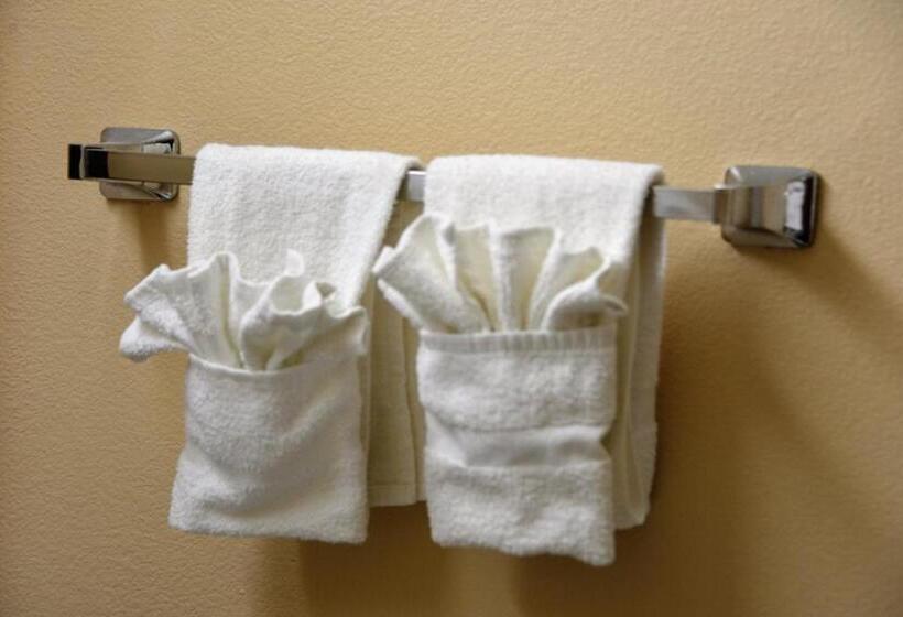 호텔 Irish Inn And Suites