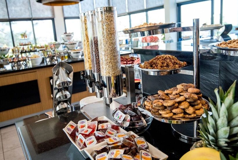 Отель Korineum Golf & Beach Resort