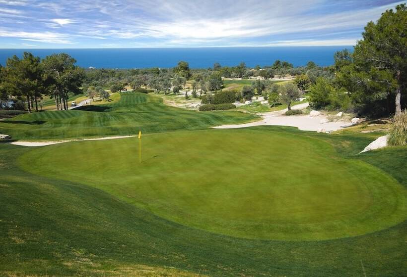 Отель Korineum Golf & Beach Resort