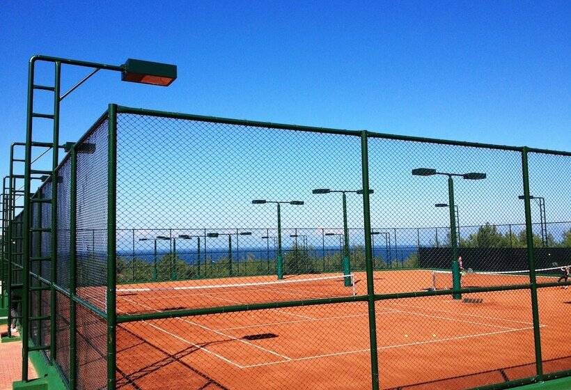 Отель Korineum Golf & Beach Resort