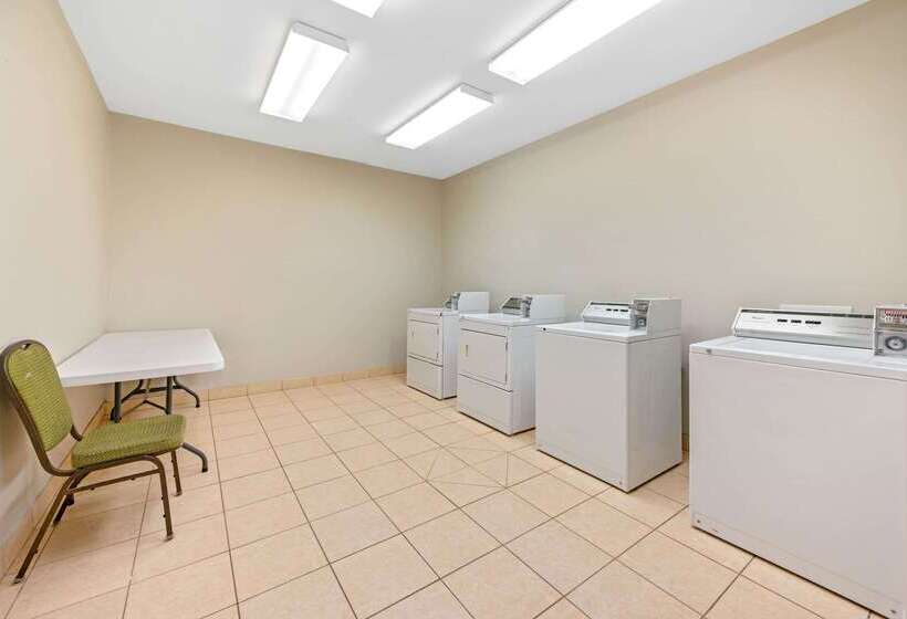 ホテル La Quinta By Wyndham Bridge City Orange