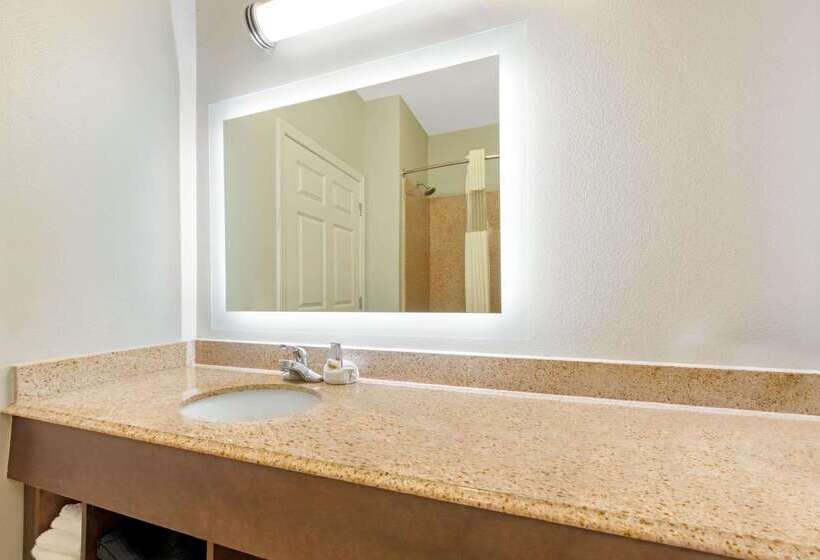 ホテル La Quinta By Wyndham Bridge City Orange