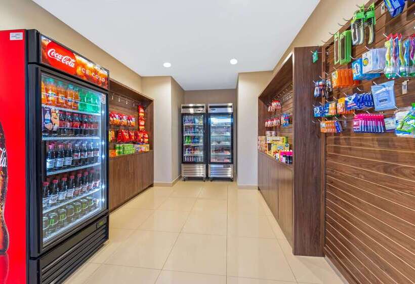 ホテル La Quinta By Wyndham Bridge City Orange