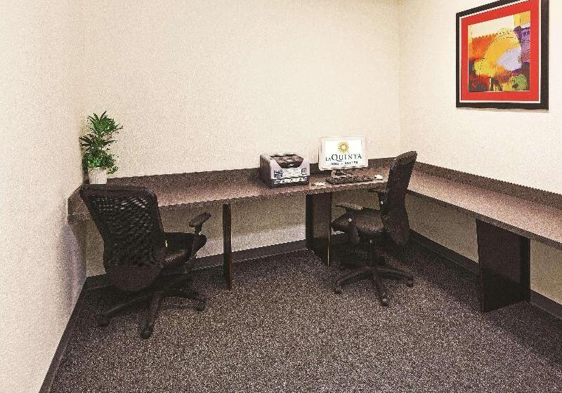 فندق La Quinta Inn & Suites By Wyndham Decatur