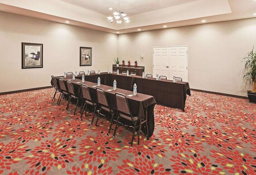 בית מלון כפרי La Quinta Inn & Suites By Wyndham Decatur