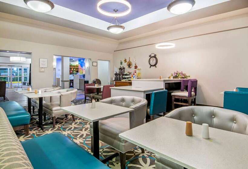 호텔 La Quinta By Wyndham Dumas