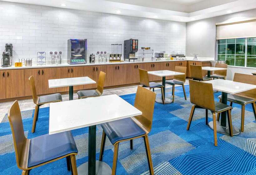 Отель La Quinta By Wyndham Jacksonville, Texas