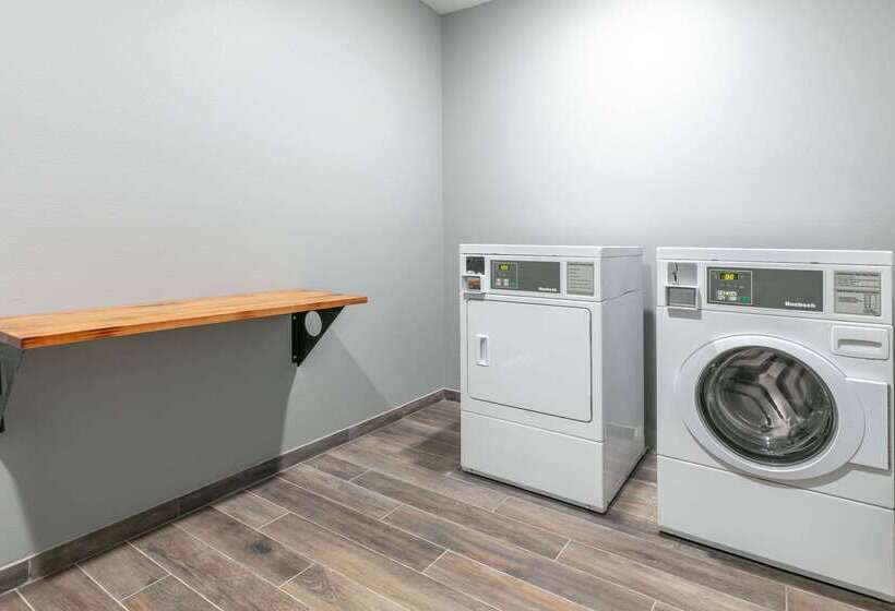 Отель La Quinta By Wyndham Jacksonville, Texas