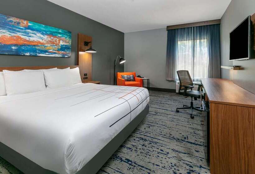 Отель La Quinta By Wyndham Jacksonville, Texas