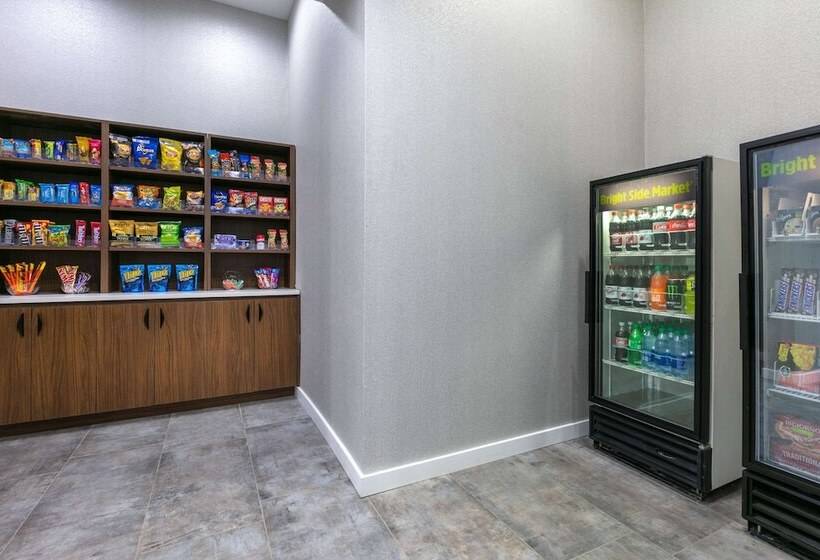 Отель La Quinta By Wyndham Jacksonville, Texas