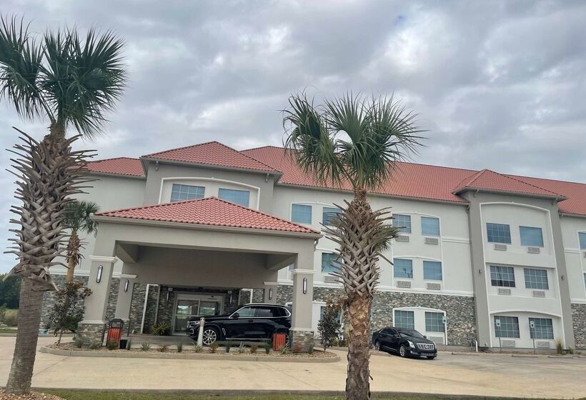 فندق Comfort Inn & Suites New Iberia   Avery Island