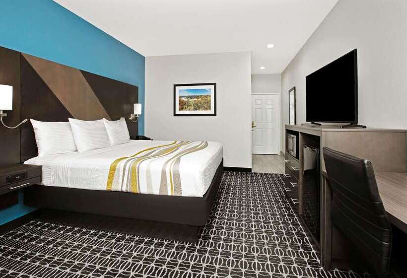 Отель La Quinta By Wyndham Sulphur Springs