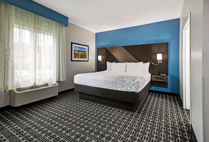 Отель La Quinta By Wyndham Sulphur Springs