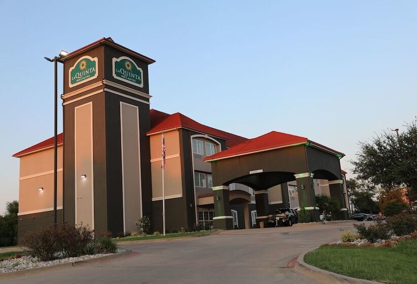 Отель La Quinta By Wyndham Sulphur Springs