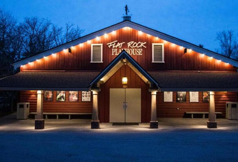 ホテル Mountain Inn & Suites Flat Rock