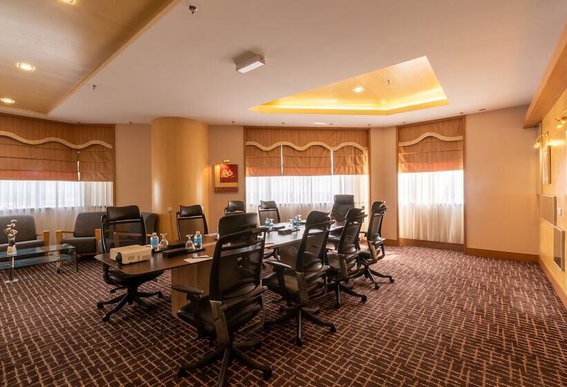 فندق New World Suites