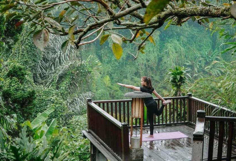 בית מלון כפרי Novus Giri Resort & Spa