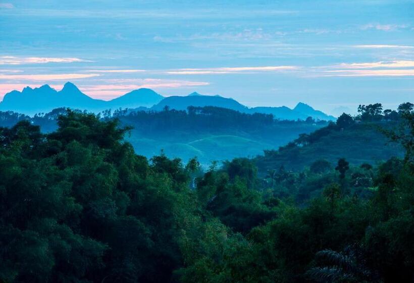 בית מלון כפרי Novus Giri Resort & Spa