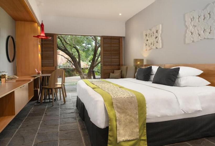 בית מלון כפרי Novus Giri Resort & Spa