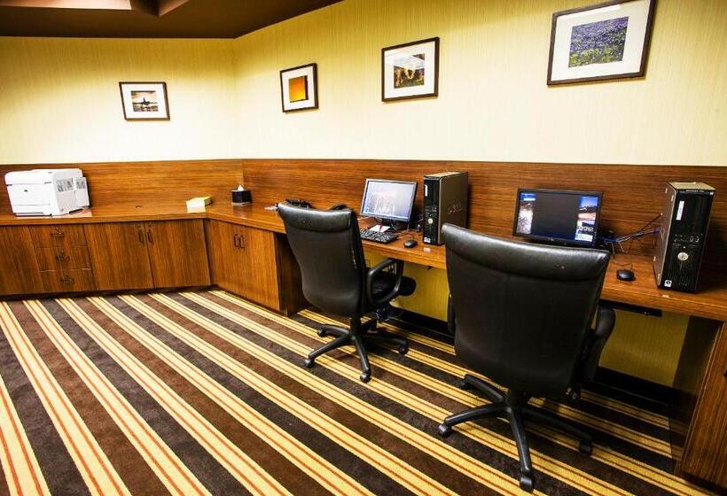 Overton Hotel And Conference Center