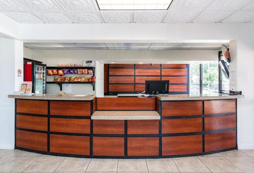 호텔 OYO Townhouse Houston George Bush Intercontinental