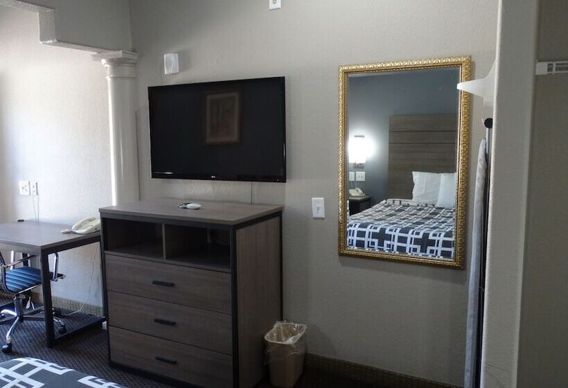 هتل Regency Inn And Suites Humble