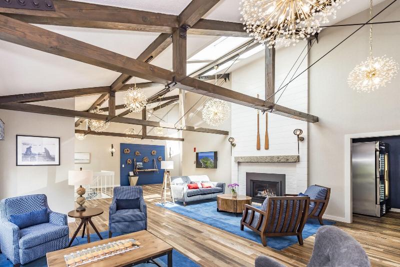 فندق Rockport Inn And Suites