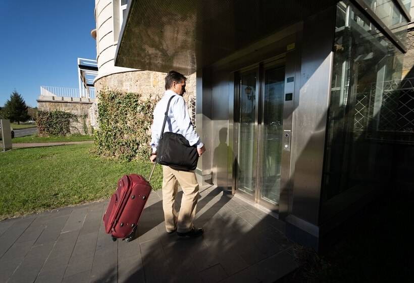 هتل Seminario Aeropuerto Bilbao