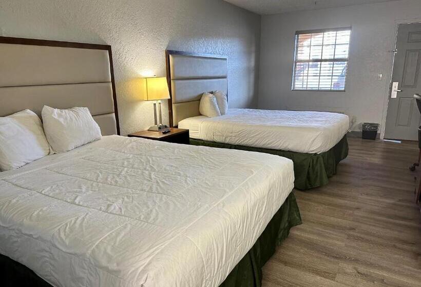 호텔 Silver Queen Inn