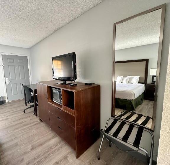 호텔 Silver Queen Inn