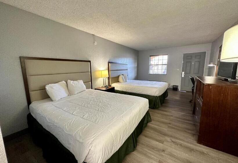 호텔 Silver Queen Inn