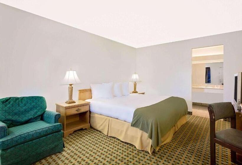 호텔 Silver Queen Inn