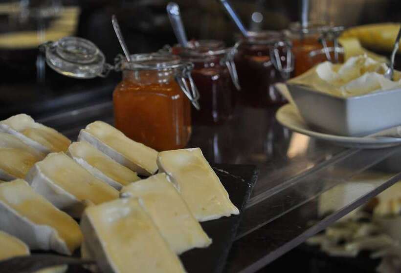 Отель Sofitel Montevideo Casino Carrasco & Spa