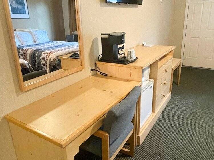 فندق Spirit Lake Lodge