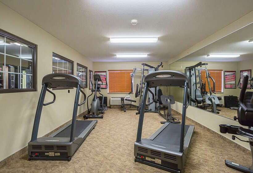 فندق Suburban Studios Clarksvillelouisville North