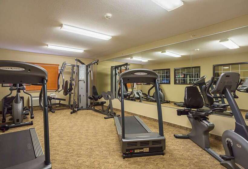 فندق Suburban Studios Clarksvillelouisville North