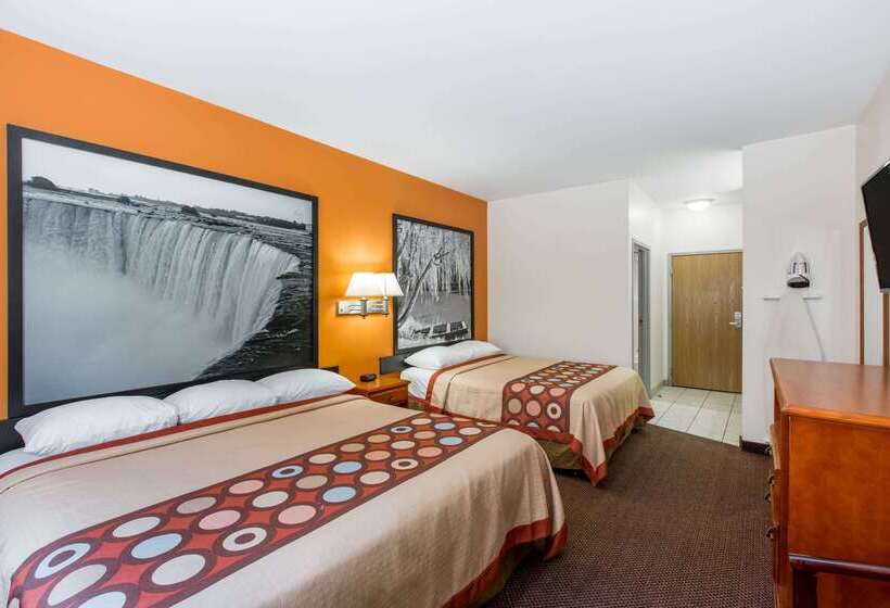 هتل Super 8 By Wyndham Salina