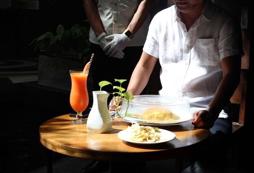 Swiss Belhotel Rainforest