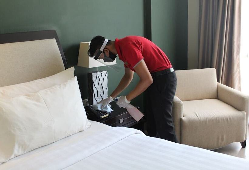 Swiss Belhotel Rainforest