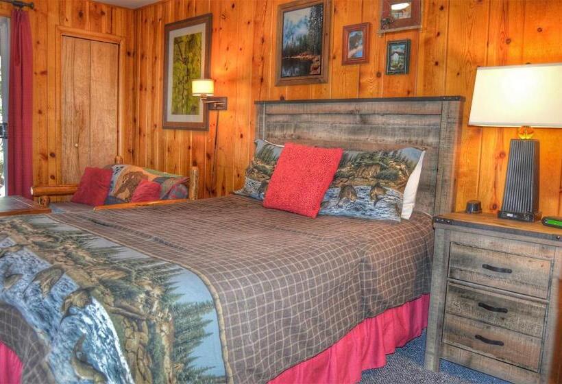 Отель The Inn On Fall River & Fall River Cabins