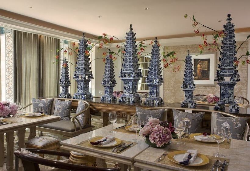 Отель The Mulia Bali