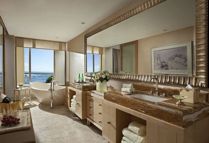 Отель The Mulia Bali