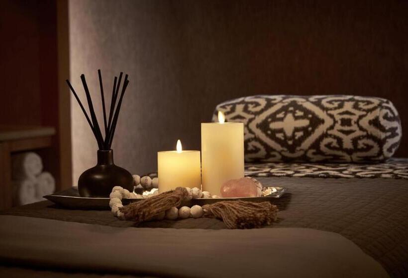 فندق The Opus Westchester, Autograph Collection