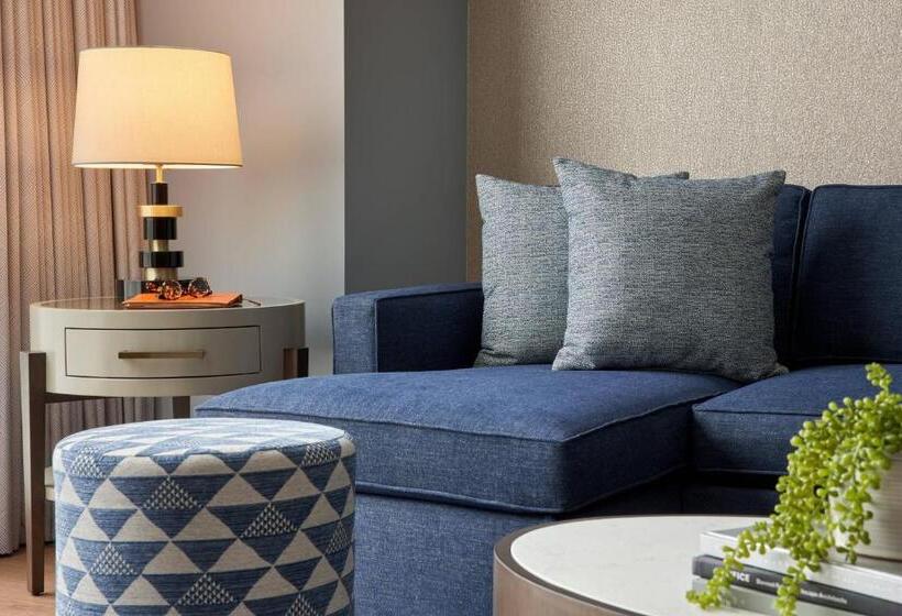 فندق The Opus Westchester, Autograph Collection