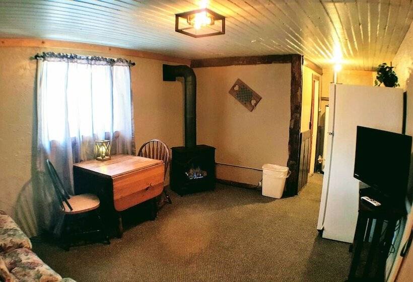 فندق The Spruce Lodge