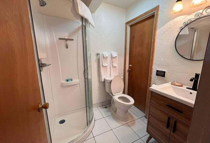 فندق The Spruce Lodge